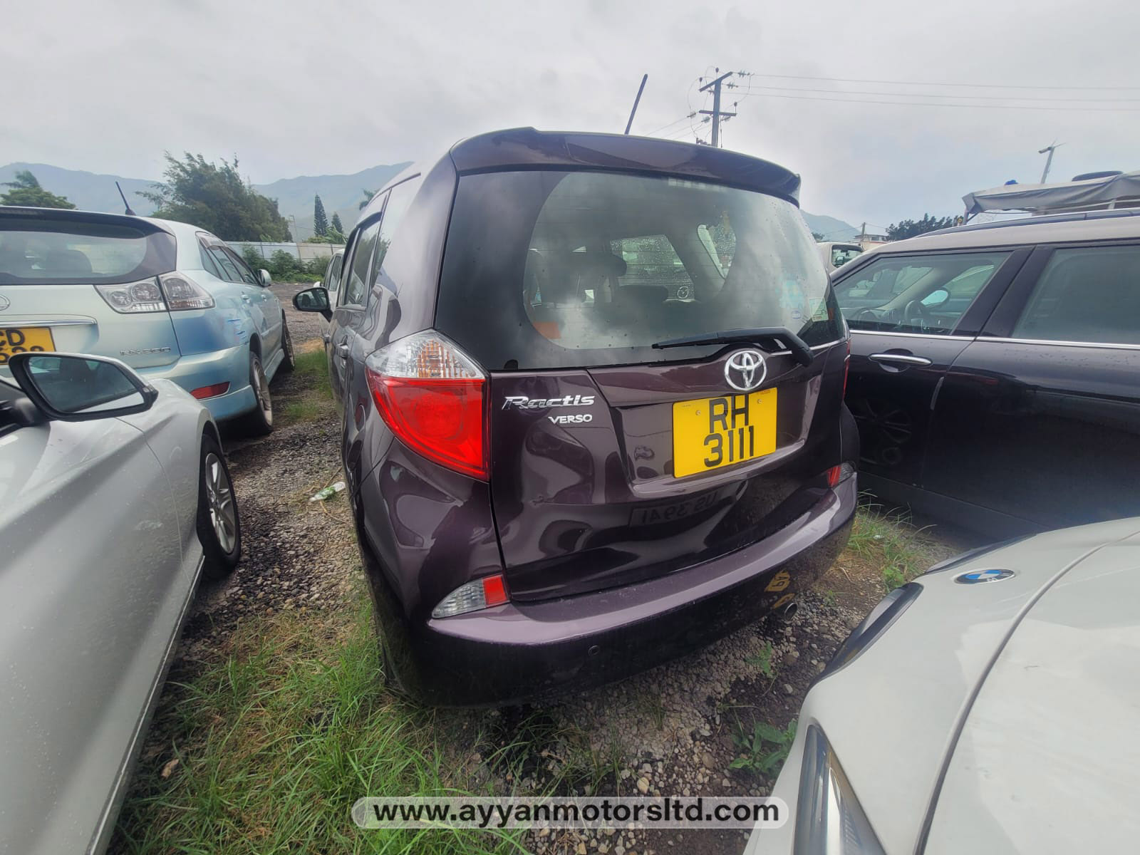 2012 TOYOTA RACTIS VERSO