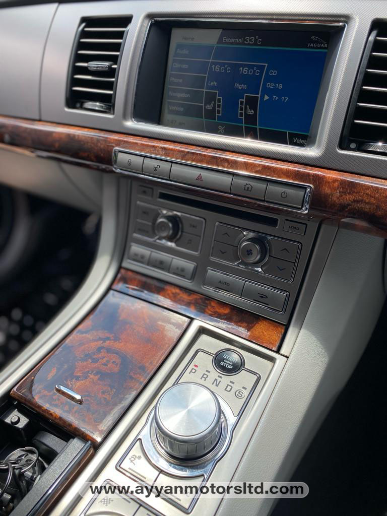 2010 JAGUAR XF at 65,000,000Ugx