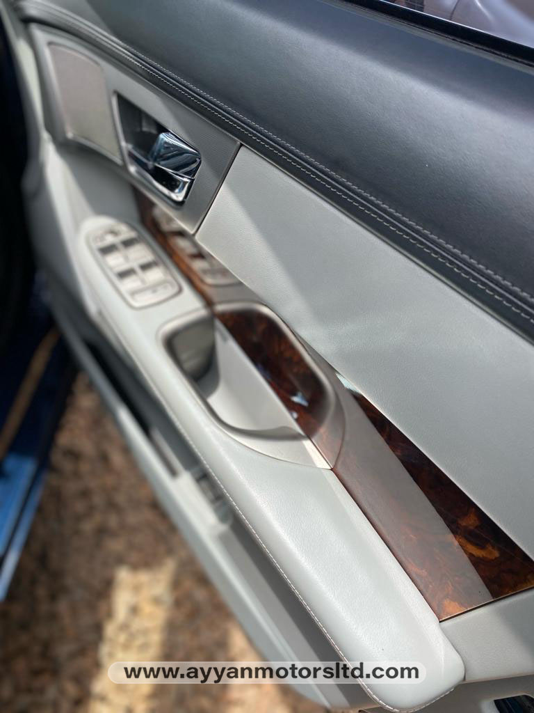 2010 JAGUAR XF at 65,000,000Ugx