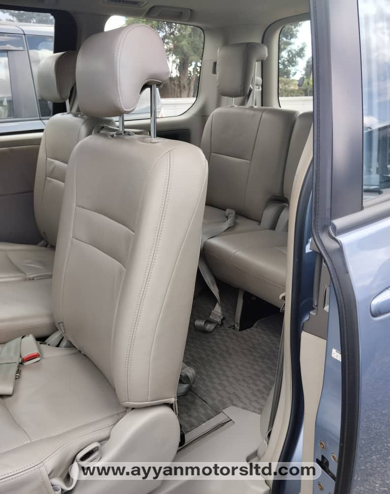 2010 TOYOTA NOAH