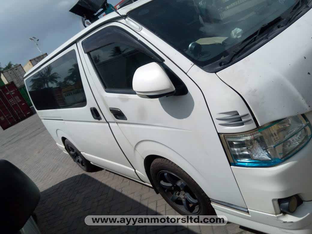 2010 TOYOTA HIACE VAN