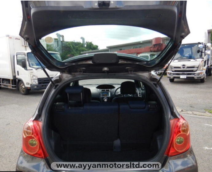 2010 TOYOTA VITZ RS PACK AT 27,000,000UGX