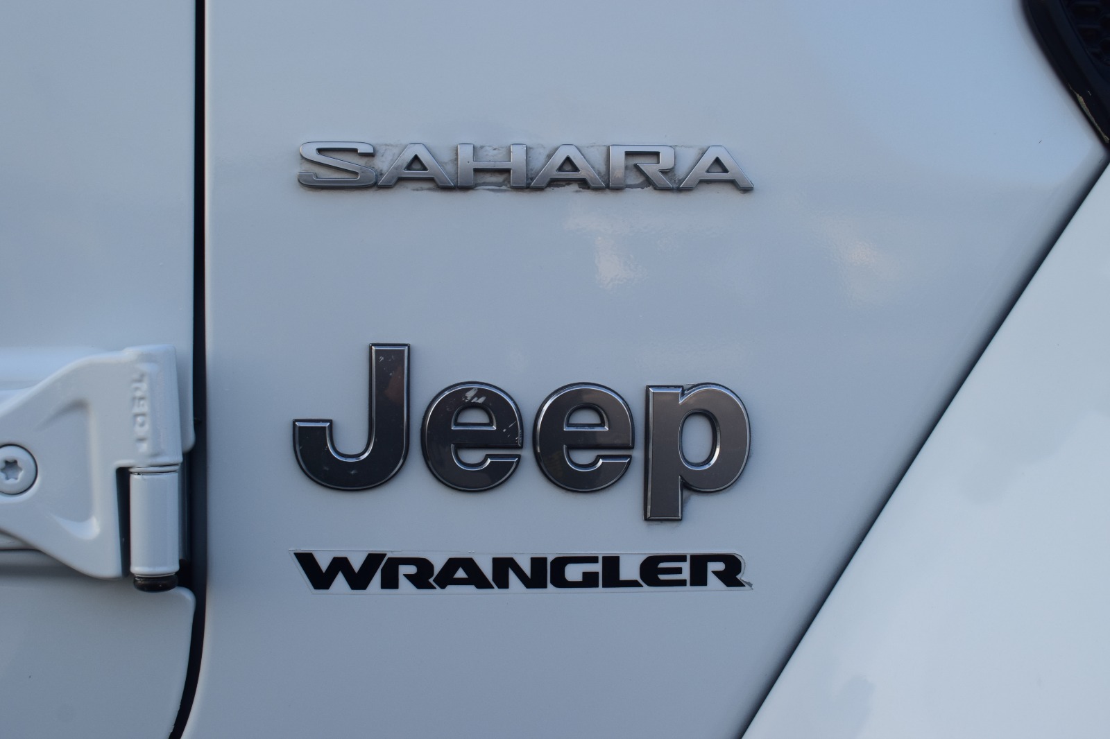 2022 Jeep Wrangler Sahara White