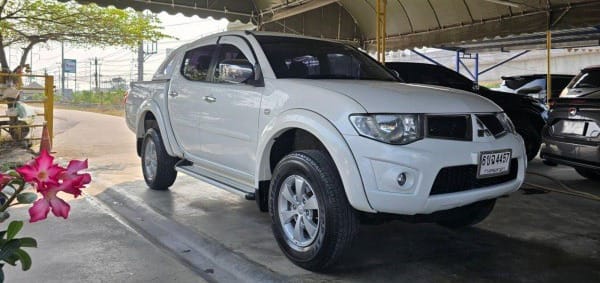 2011 Mitsubishi Triton GLX 4WD 2.5L